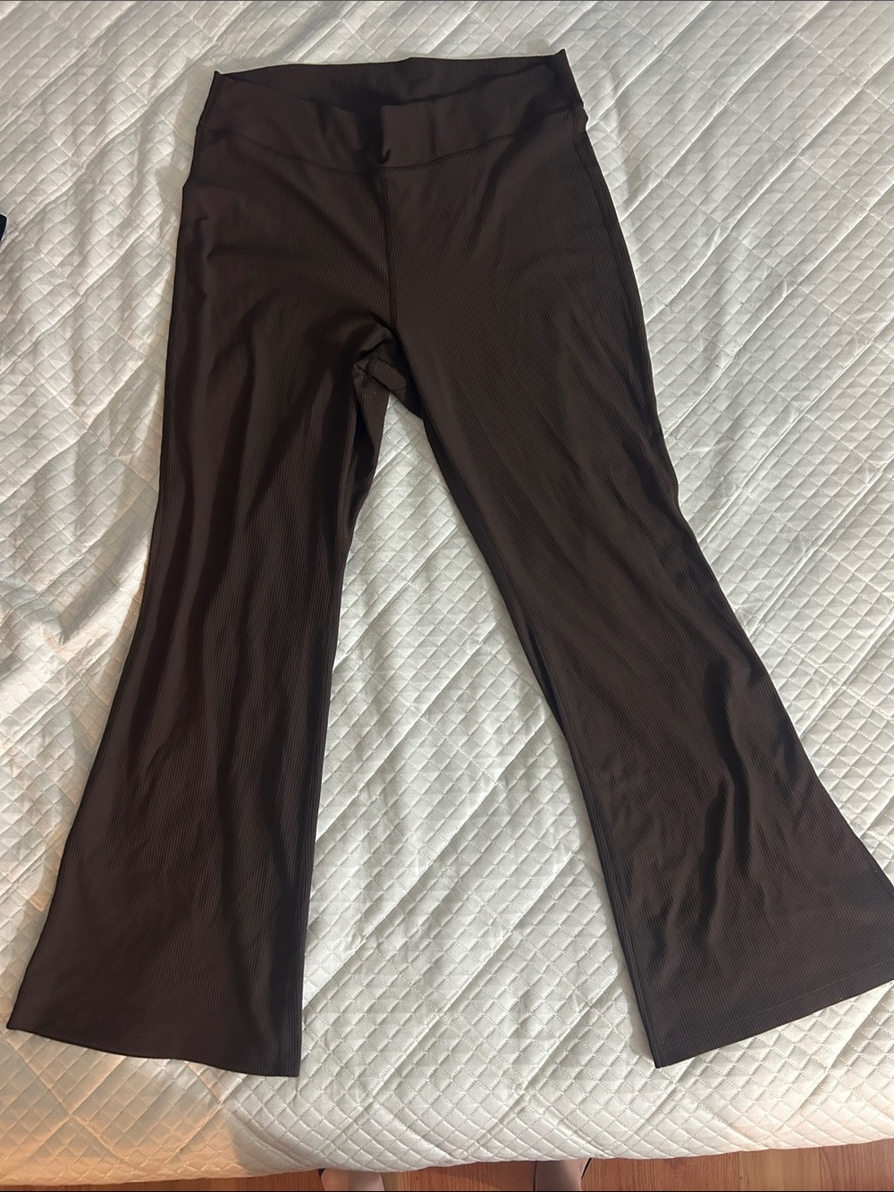 Women’s Ribbed Flare Pants - Dark Brown